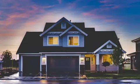Should You Invest in a New House Early in The Year? Check Out These Expert Mortgage Market Predictions First