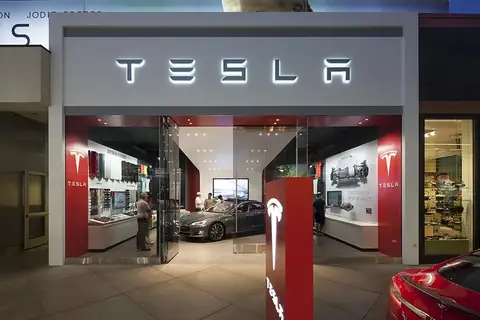 Tesla Model S Remains Number 1 Large Luxury Vehicle In USA