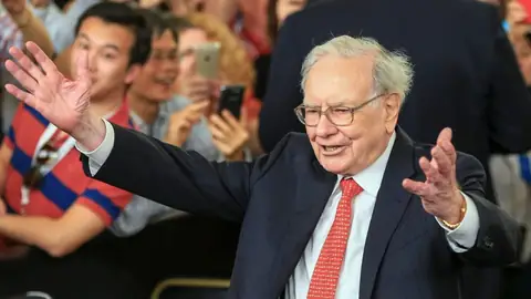 Warren Buffett Secretly Helped His Friend Become a Billionaire, Here’s How