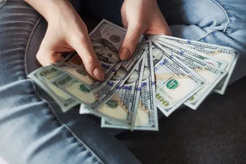 Outdated Money Advices That Millennials and Gen Zers Don’t Listen to